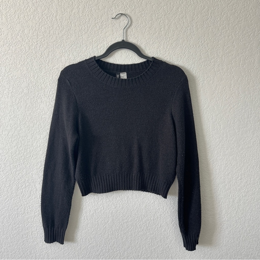 H&M Women's Black Crew Neck Sweater